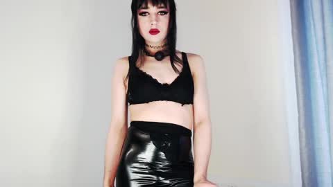 Snapshot of infinity_of_love chatting on 01/16/25, 11:26 Jeremy online show from 01/16/25, 11:26