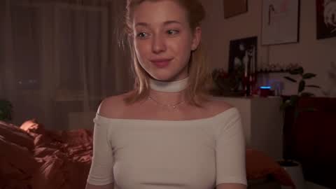 Snapshot of infinitysoul_ chatting on 01/18/25, 05:59 Alexa..  Inst     Fansly infinitysoul  online show from 01/18/25, 05:59