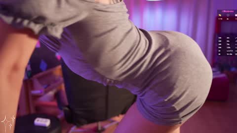 Snapshot of informal_ chatting on 02/07/25, 12:31 MAL --- online show from 02/07/25, 12:31