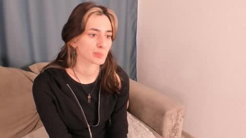 Snapshot of ingachaudoin chatting on 02/08/26, 10:18 Saya online show from 02/08/26, 10:18