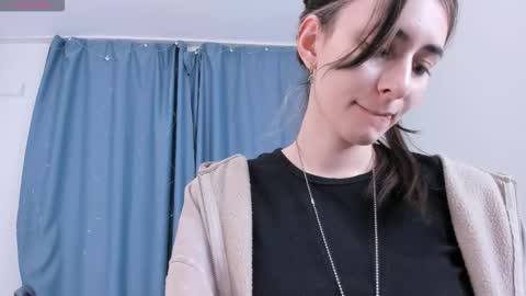 Snapshot of ingachaudoin chatting on 02/19/26, 12:23 Saya online show from 02/19/26, 12:23