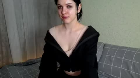 Mia online show from 04/02/26, 01:42