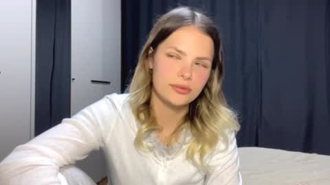 Kira online show from 03/25/26, 04:35