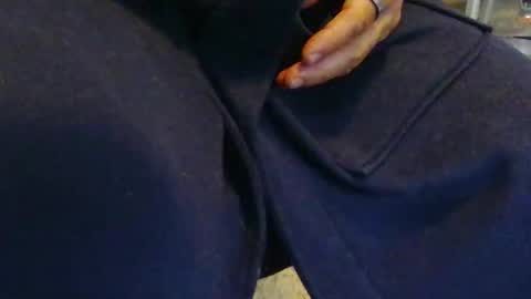 Snapshot of injmolder2 chatting on 11/23/25, 11:54 Hanging Out online show from 11/23/25, 11:54