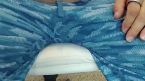 Snapshot of injmolder2 chatting on 12/04/25, 02:26 Hanging Out online show from 12/04/25, 02:26