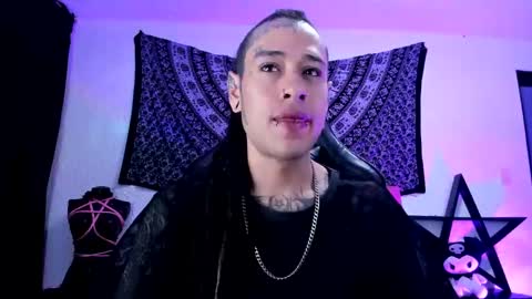 Snapshot of ink_u_buzz chatting on 01/01/25, 05:11 Dani  online show from 01/01/25, 05:11