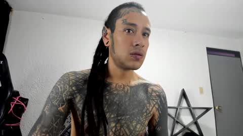 Snapshot of ink_u_buzz chatting on 01/08/25, 11:43 Dani  online show from 01/08/25, 11:43