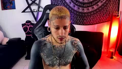 Snapshot of ink_u_buzz chatting on 09/20/25, 10:11 Dani  online show from 09/20/25, 10:11