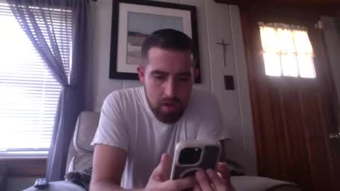 Snapshot of inmybackyard chatting on 09/19/25, 05:57 InMyBackyard online show from 09/19/25, 05:57