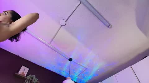 Snapshot of inndrahot chatting on 10/24/25, 03:36 Indra online show from 10/24/25, 03:36