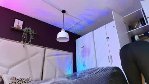 Snapshot of inndrahot chatting on 11/02/25, 04:15 Indra online show from 11/02/25, 04:15