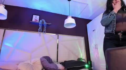 Snapshot of inndrahot chatting on 01/16/26, 03:43 Indra online show from 01/16/26, 03:43