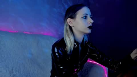 Venera  online show from 02/08/25, 06:12