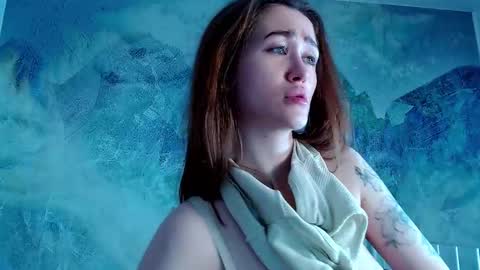 Snapshot of innnita chatting on 10/28/25, 12:25 Lina online show from 10/28/25, 12:25