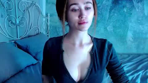 Snapshot of innnita chatting on 10/30/25, 01:07 Lina online show from 10/30/25, 01:07