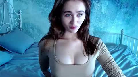 Snapshot of innnita chatting on 11/11/25, 02:50 Lina online show from 11/11/25, 02:50