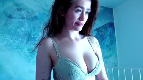 Lina online show from 04/15/26, 07:58