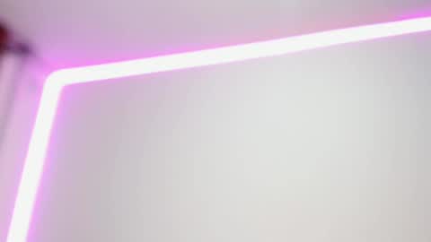 Snapshot of innocent_fox chatting on 01/14/25, 01:36 Abril online show from 01/14/25, 01:36