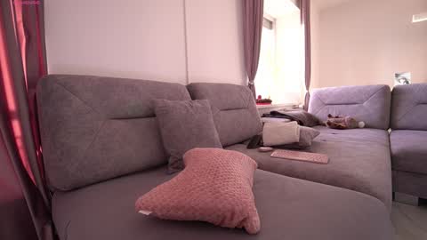 Snapshot of innocentemmy chatting on 12/16/24, 01:32 Maria online show from 12/16/24, 01:32