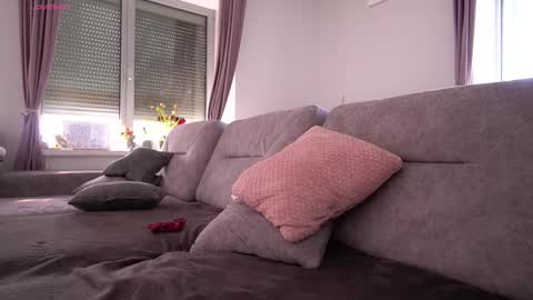 Snapshot of innocentemmy chatting on 02/14/25, 01:29 Maria online show from 02/14/25, 01:29