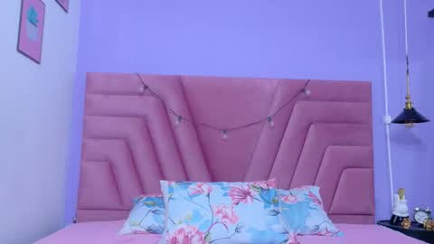 innocenthazel online show from 12/14/25, 12:32