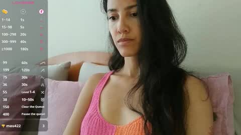 Snapshot of innocentlatiina chatting on 12/05/25, 07:32 Laroa online show from 12/05/25, 07:32