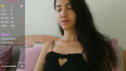 Snapshot of innocentlatiina chatting on 01/07/26, 04:20 Laroa online show from 01/07/26, 04:20