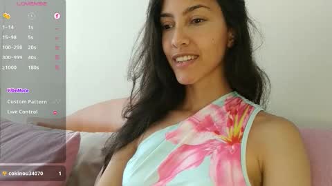 Snapshot of innocentlatiina chatting on 01/09/26, 05:37 Laroa online show from 01/09/26, 05:37