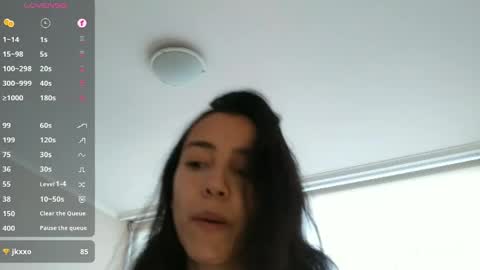 Snapshot of innocentlatiina chatting on 05/13/26, 04:59 Laroa online show from 05/13/26, 04:59