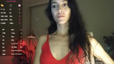 Snapshot of innocentlatiina chatting on 05/30/26, 11:57 Laroa online show from 05/30/26, 11:57