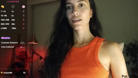 Snapshot of innocentlatiina chatting on 07/14/26, 10:48 Laroa online show from 07/14/26, 10:48