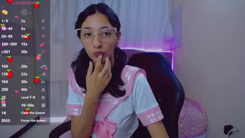 Snapshot of inocent_luna chatting on 12/13/24, 05:00 Luna moon online show from 12/13/24, 05:00