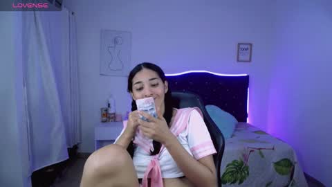 Snapshot of inocent_luna chatting on 12/20/25, 04:52 Luna moon online show from 12/20/25, 04:52