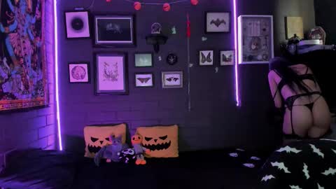   SANIA  online show from 10/23/25, 05:44