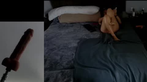 Snapshot of insatiablecpl333 chatting on 02/19/25, 03:49 InsatiableCpl333 online show from 02/19/25, 03:49