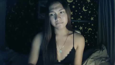 Snapshot of insulting_whoreifica chatting on 01/21/25, 04:05 MAXINE online show from 01/21/25, 04:05