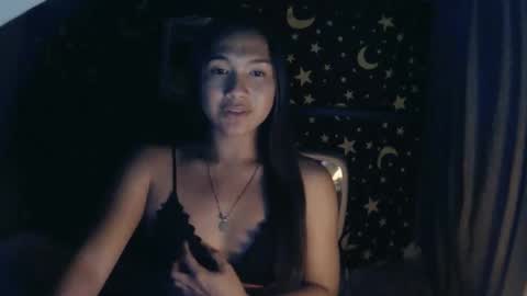 Snapshot of insulting_whoreifica chatting on 01/27/25, 05:48 MAXINE online show from 01/27/25, 05:48