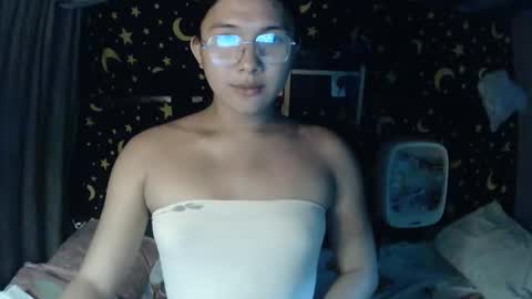 Snapshot of insulting_whoreifica chatting on 10/09/25, 07:28 MAXINE online show from 10/09/25, 07:28