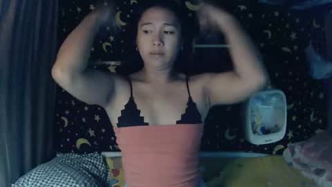 Snapshot of insulting_whoreifica chatting on 11/03/25, 09:32 MAXINE online show from 11/03/25, 09:32