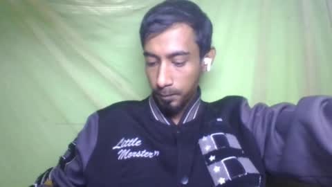 interne8famous online show from 01/08/26, 12:40