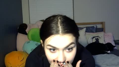 Snapshot of internetangels chatting on 01/19/25, 02:47 Angel online show from 01/19/25, 02:47