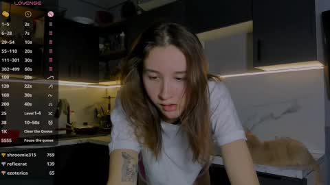 Snapshot of internetsexplorer chatting on 12/16/24, 10:45 Bernadette  Join  online show from 12/16/24, 10:45