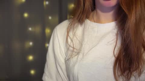 Snapshot of internetsexplorer chatting on 12/21/25, 10:28 Bernadette Join online show from 12/21/25, 10:28