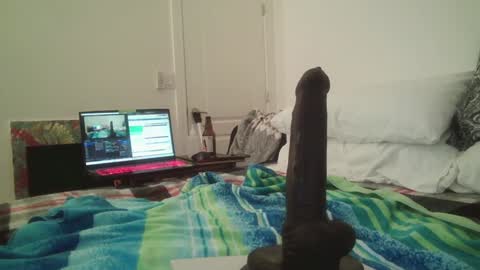 Snapshot of intrepideminence chatting on 01/25/25, 11:23 Andres online show from 01/25/25, 11:23