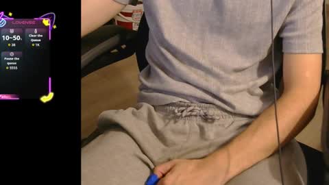 Snapshot of introvertgamer chatting on 10/18/25, 07:03 introvertgamer online show from 10/18/25, 07:03