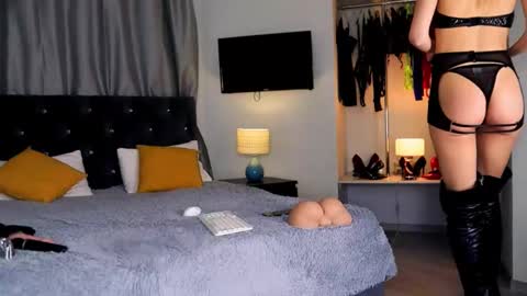 inviting_tina online show from 02/04/26, 03:18