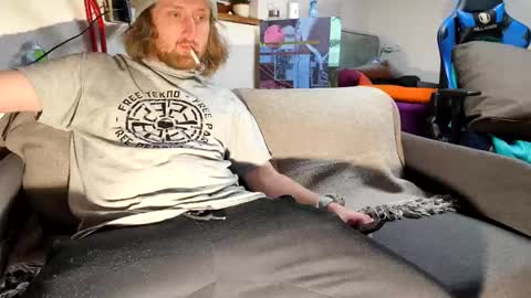 Snapshot of ipipo42o chatting on 03/11/25, 10:09 DrownMentally online show from 03/11/25, 10:09