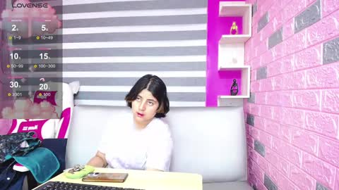 Snapshot of irene_16 chatting on 01/18/25, 12:15 IRENE online show from 01/18/25, 12:15