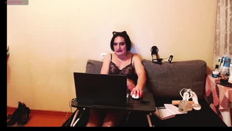 IrenmodelTrans online show from 11/25/25, 05:24