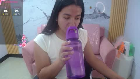 Snapshot of irina_evans_s1 chatting on 10/22/25, 04:18 Irina online show from 10/22/25, 04:18